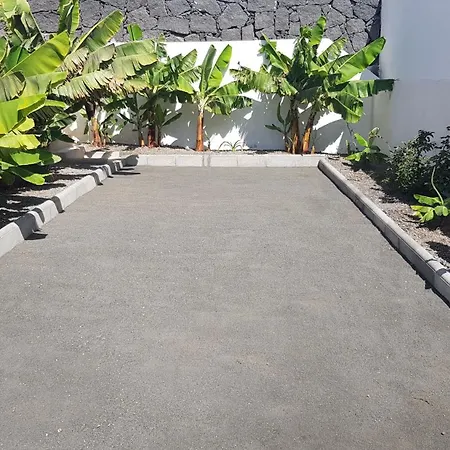 Casa Roja 3 - Quiet Resort, Central, Parking