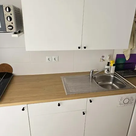 Casa Roja 3 - Quiet Resort, Central, Parking Apartment *