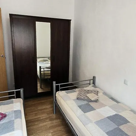 Casa Roja 3 - Quiet Resort, Central, Parking *