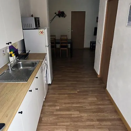 Casa Roja 3 - Quiet Resort, Central, Parking Apartment