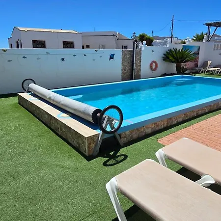 Apartment Casa Roja 3 - Quiet Resort, Central, Parking *