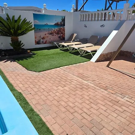 Casa Roja 3 - Quiet Resort, Central, Parking アパート