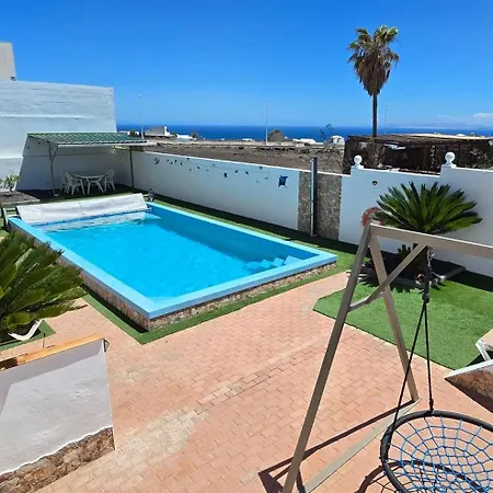 Casa Roja 3 - Quiet Resort, Central, Parking * ティアス